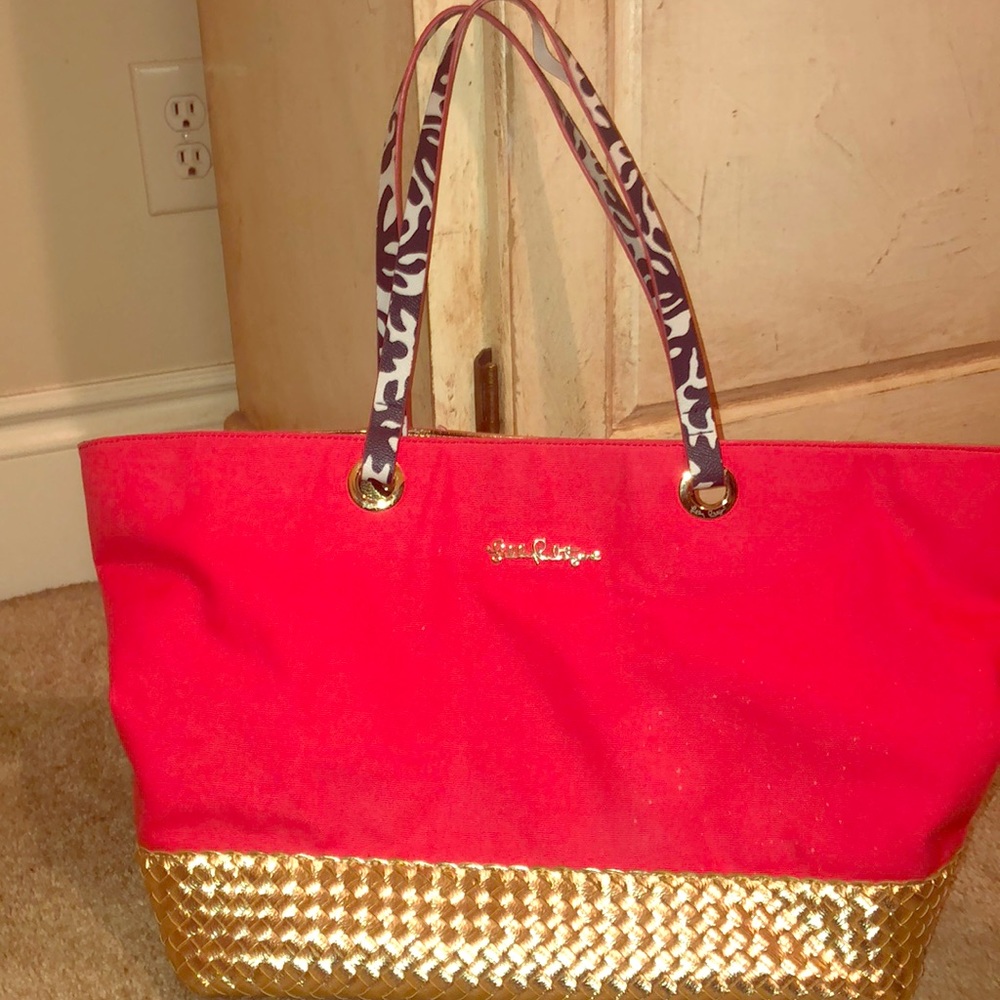 Coral Lilly Pulitzer tote used.